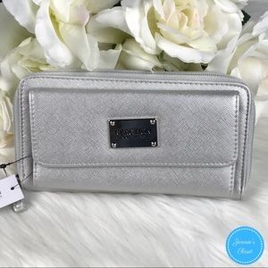 Kenneth Cole Reaction Silver Urban Organizer